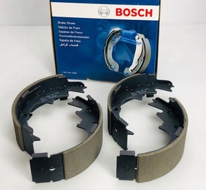 BOSCH♪01～06　ジープ　ラングラー　01　チェロキー　97～06　TJ　ブレーキシュー　（ライニング）　リア