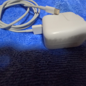 USB Power Adapter 10W 充電器 iPad付属品 ライトニングケーブル 付き Apple 中古 Ⅰの画像4