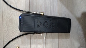 ワウペダルV845改造品トゥルーバイパス/青色LED付/VOX/ペダルワウ/WAHPEDAL/WAH-WAH