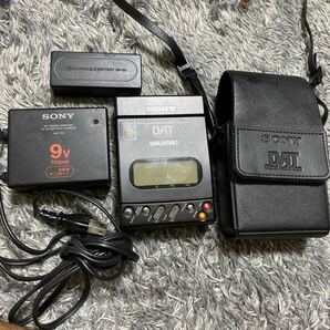 SONY ソニー TCD-D3 ポータブルDATレコーダー 未確認 アダプター付き テープレコーダーの画像1