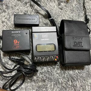 SONY ソニー TCD-D3 ポータブルDATレコーダー 未確認 アダプター付き テープレコーダー