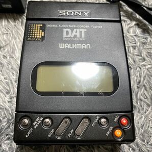 SONY ソニー TCD-D3 ポータブルDATレコーダー 未確認 アダプター付き テープレコーダーの画像2