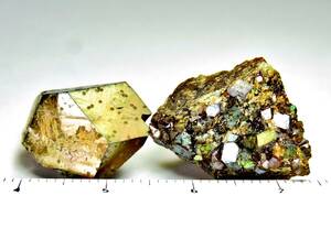 [国産鉱物]　レインボーガーネット小群晶と単結晶・奈良県産　B73 
