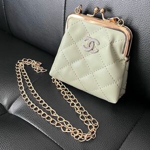 CHANEL ミニバッグ・ポーチ