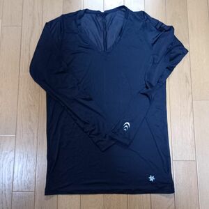 GW特価　989..C3fit Vネック　ロングスリーブ／メンズ