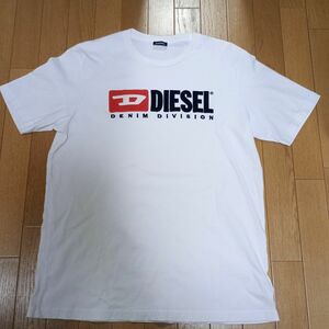 1005...XLサイズDiesel 定番ロゴのフェルト&刺繍 Tシャツ