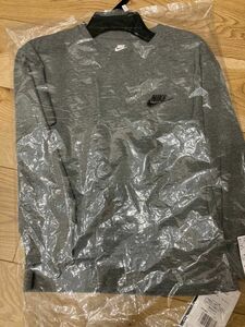 【新品未使用】NIKE キッズ　長袖　ロンT Tシャツ グレー カットソー　7y