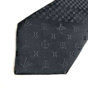 ★美品／人気★LOUIS VUITTON ルイヴィトン クラヴァット・ミックスモノグラム 9CM グレー ネクタイ レギュラータイ ダミエ LVロゴ M73591の画像2