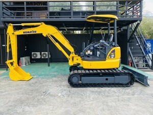 Mini油圧ショベル(Mini Excavator) Komatsu PC40MR-3 202002 1,910h マルチLeverincluded　オール塗装済　ゴムパット新