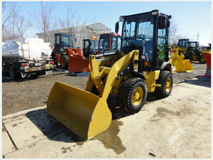 Tiresショベル(Wheel Loaderー) Caterpillar 901C2 202005 725h