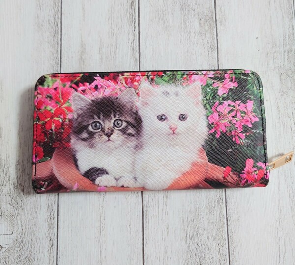 ネコ 猫 ねこちゃん プリント　ラウンドファスナー 長財布 財布　花　赤　ピンク かわいい 写真