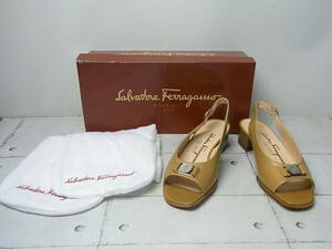 Salvatore Ferragamo/サルバトーレ フェラガモ　サンダル　サイズ：５1/2 D/約２２．５センチ　ブラウン　美品/箱付き