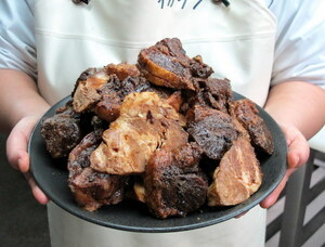 Отрежьте специально жареную свинину, приготовленную из домашней свинины, 250 г отрезана и отрезана!