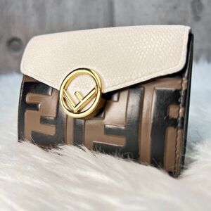 極美品 FENDI フェンディ 三つ折り財布 エフイズ ズッカ 8M0395 ホワイト 白 レザー 本革 レディース メンズ