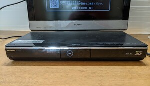 IY1333 SHARP AQUOS BD-HDW80 Blue-ray 2011年製/シャープ/アクオス ブルーレイ 通電のみ確認 現状品 JUNK 