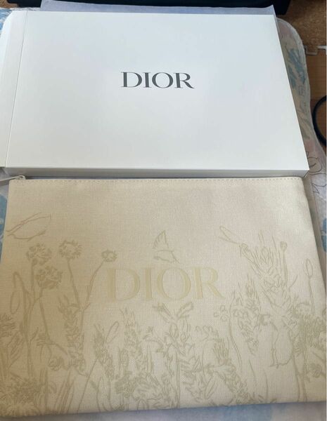 Dior 限定品　フラワー柄　ポーチ　箱付き