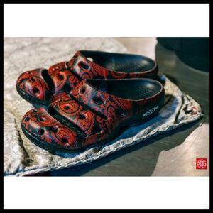 【送料無料】限定 キーン KEEN ヨギ アーツ YOGUI ARTS リップシティペイズリー 27.0㎝ ブラック×レッド