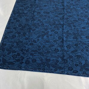 着物月花 本藍染 品のある花 小紋 未使用品 正絹 縮緬 ガード加工 ki1176の画像6