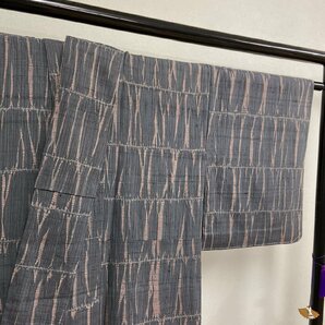 着物月花 しょうざん 手織り 絞り染 単衣 生紬 未使用品 正絹 ki1384の画像6