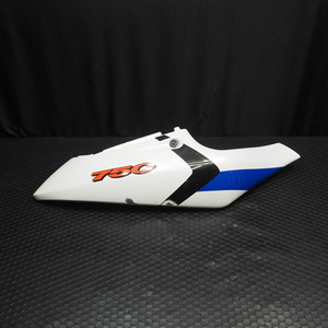 まだまだ使えます GSX-R750 99年- 輸出仕様 純正シートカウル右 テールカウル GSXR750 刻印33E