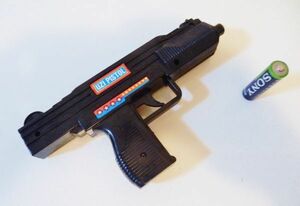 ウージーピストル　UZI PISTOL　昭和レトロ　おもちゃ　武器　マシンガン【ジャンク／used】