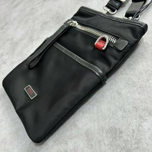 新品●未使用●TUMI トゥミ メンズ ショルダーバッグ ポシェット クロスボディ 斜め掛け ビジネス ナイロン レザー 本革 ポーチ ブラックの画像4