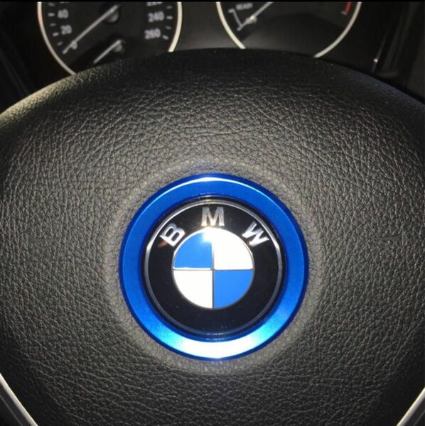 断捨離価格　BMW ドレスアップ！アルミ製ステアリングセンターリング ブルー 新品
