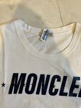 Lサイズ】モンクレール　MONCLER 半袖Tシャツ　ホワイト　白センターロゴ_画像3