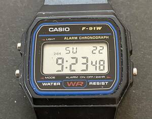 【稼働品 】CASIO カシオ デジタル 腕時計 F-91W　593 クォーツ チプカシ チープカシオ ブラック×ブルー ヴィンテージ 純正ベルト ラバー