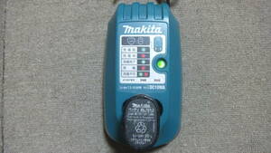 即決 美品マキタ makita 電動工具 インパクト ドリル 充電器 7.2V 10.8V DC10WA 純正 バッテリー BL7010 付属