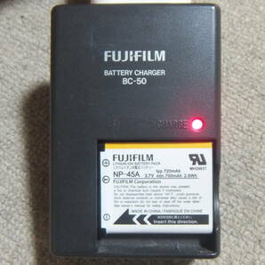 即決 送料198円～ FUJIFILM FUJIフィルム 純正 デジカメ デジタルカメラ バッテリーチャージャー BC-50 バッテリー NP-45A 充電器の画像1