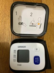 オムロン OMRON 血圧計 手首式血圧計 自動電子血圧計 手首式 HEM-6161 本体　収納ケース 美品　手首血圧計 デジタル 健康管理 