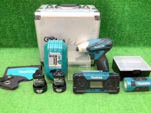 中古品 makita マキタ 10.8V 防災用？コンボキット ※バッテリ2個+充電器+インパクトドライバ+ラジオ+ライトセット