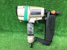 中古品 Hitachi koki 日立工機 常圧 50mm エアタッカ N5008MM ※本体+ケース_画像2