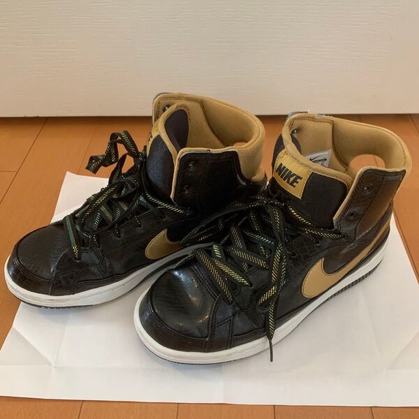 NIKE ナイキ ハイ スニーカー ゴールド ブラック スネーク柄 スウォッシュゴールド 24センチ レアデザイン