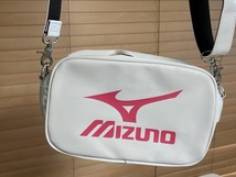 【必見です 激安1点のみ】mizuno ミズノ ロゴ エナメル ショルダーバッグ スポーツ バッグ ホワイト系 USED_画像4