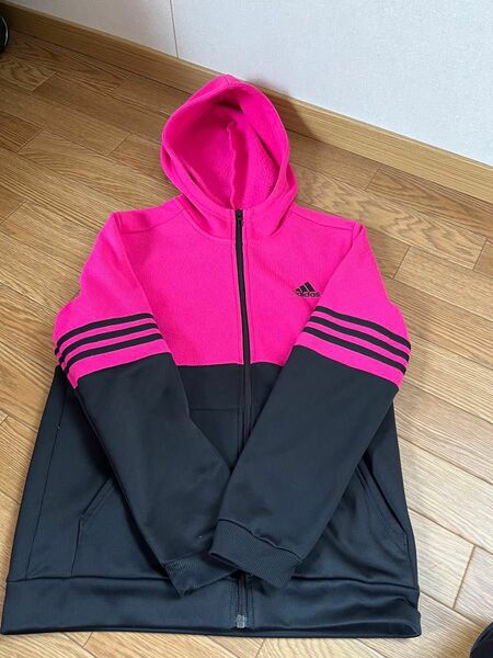 adidas パーカー160cm