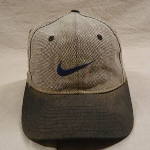 中古 NIKE GOLF 旧モデル ストラップバック キャップ グレー/黒 USED ナイキ ゴルフ 帽子 おてがる配送ゆうパック 匿名配送の画像2