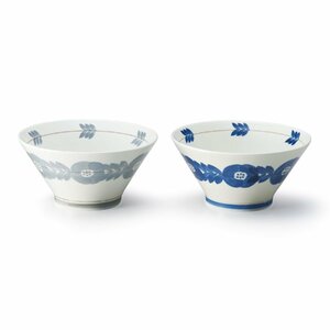 Art hand Auction 一对碗, 上面有可爱的手绘花卉图案, 形似花冠, 直径18.5 x 高9.1厘米, 1100 毫升, 西式餐具, 碗, 咖啡碗