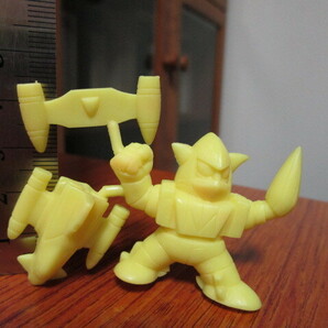 CBキャラ永井豪ワールド消しゴム 黄色 ロボット キャラ消し フィギュアの画像1