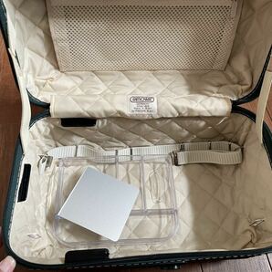 新品未使用正規品★リモワ rimowaボサノバ ビューティーケース BEAUTY CASE ★ビューティーケース サルサ トパーズ ステルスの画像5