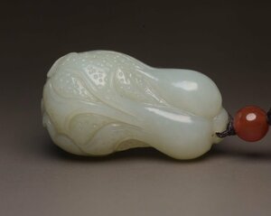 ◆古風堂◆中国 和田玉 白菜 百歳 百財 彫刻 サイズ：4.3cm×2.7cm×2.6cm 重量：43g