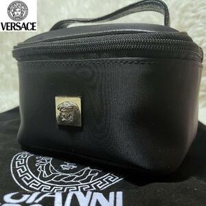 [ beautiful goods * storage bag attaching ]GIANNI VERSACE pouch Gianni Versace Versace travel pouch make-up pouch black black mete.-sa