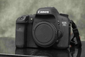 F☆Canon デジタル一眼レフカメラ EOS 7D ☆現状品☆