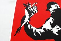 希少 WCP Banksy バンクシー LOVE IS IN THE AIR WCP リプロダクション シルクスクリーン プリント 現代アート 限定品_画像2