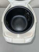 美品　タイガー　3合炊き　マイコン炊飯ジャー　JAI-R552　動作良好　ホワイトW　0.54L　炊飯器　一人暮らし　小容量タイプ　TIGER　元箱付_画像4