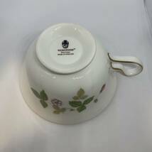 #9552　【美品】ウェッジウッド WEDGWOOD　ワイルド ストロベリー ティーカップ&ソーサー&皿　_画像3