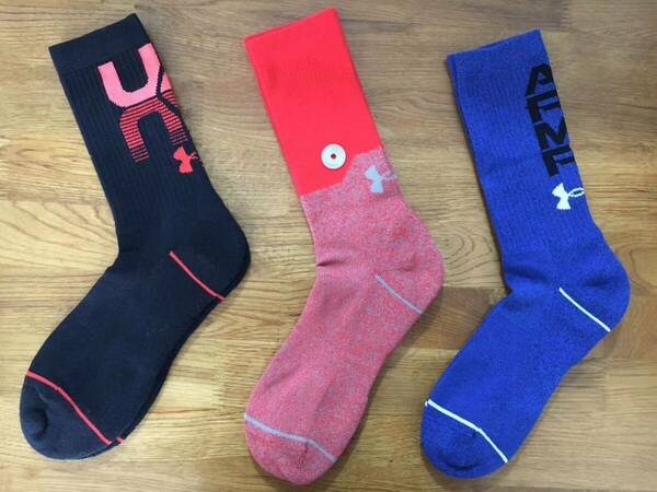 新品アンダーアーマーUNDER ARMOUR メンズソックス3足セット4944