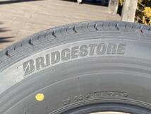 送料税込27,800円～【 新車外し 2023年製 BRIDGESTONE RD613 4本 】195/80R15 107/105 ブリヂストン ハイエース キャラバン 705_画像4