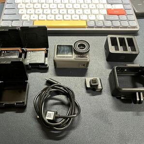 DJI OSMO ACTION アクションカメラ 純正バッテリー3個 マイクアダプタ付きの画像1
